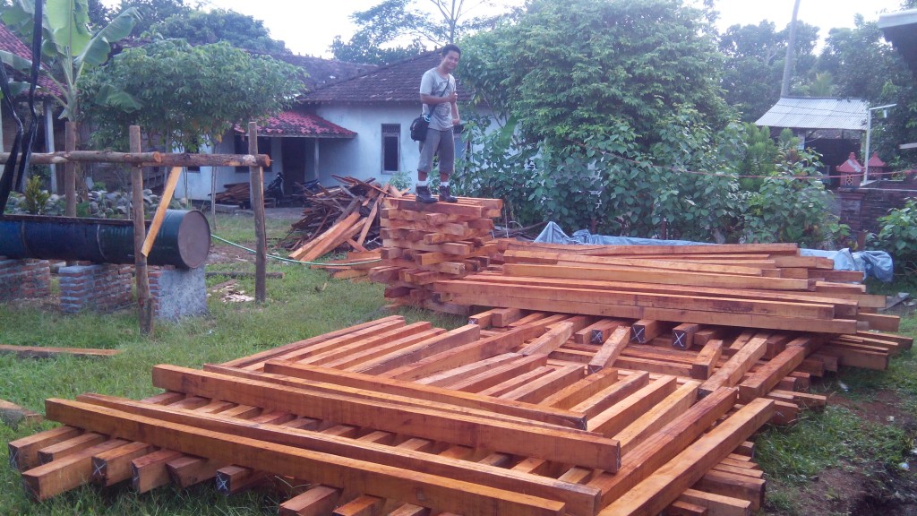 bahan kayu balok untuk pembuatan rumah kayu